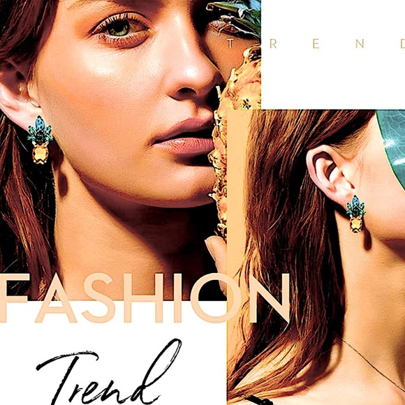 Betsey Johnson Rhinestone Crystal Pineapple Statement Earrings - Picture 4 of 5